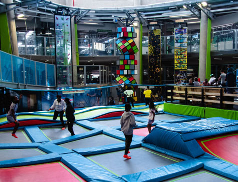 Centro comercial Trampoline Park & Pared de escalada divertida en Francia