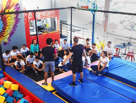Curso de trampolín complejo deportivo interior y de obstáculos de Ninja en Brasil
